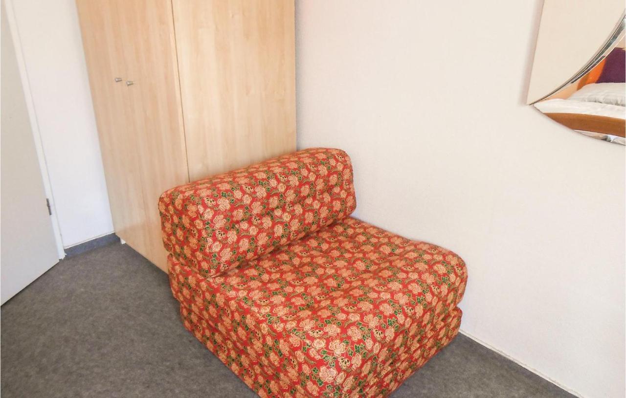 1 Bedroom Nice Apartment In Flueggendorf Klausdorf  Экстерьер фото