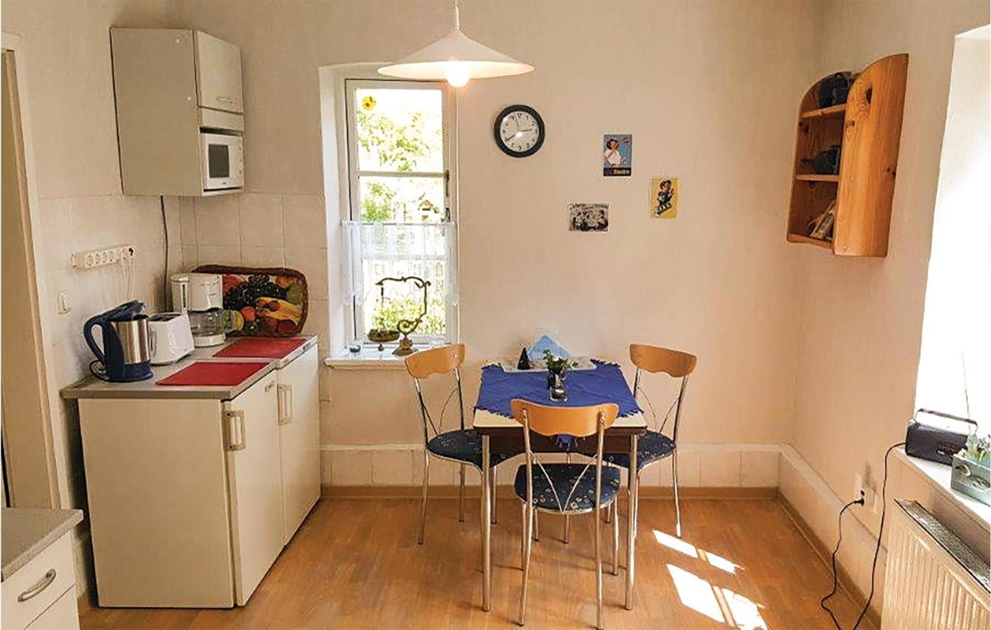 1 Bedroom Nice Apartment In Flueggendorf Klausdorf  Экстерьер фото
